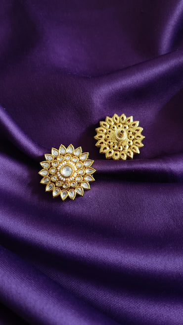 Sunehri Moti studs