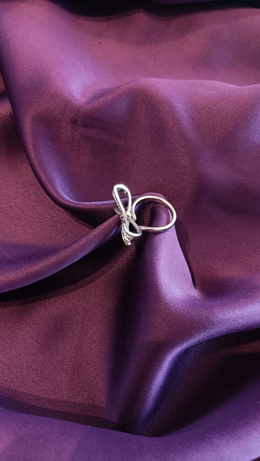 Pretty Bow Ring