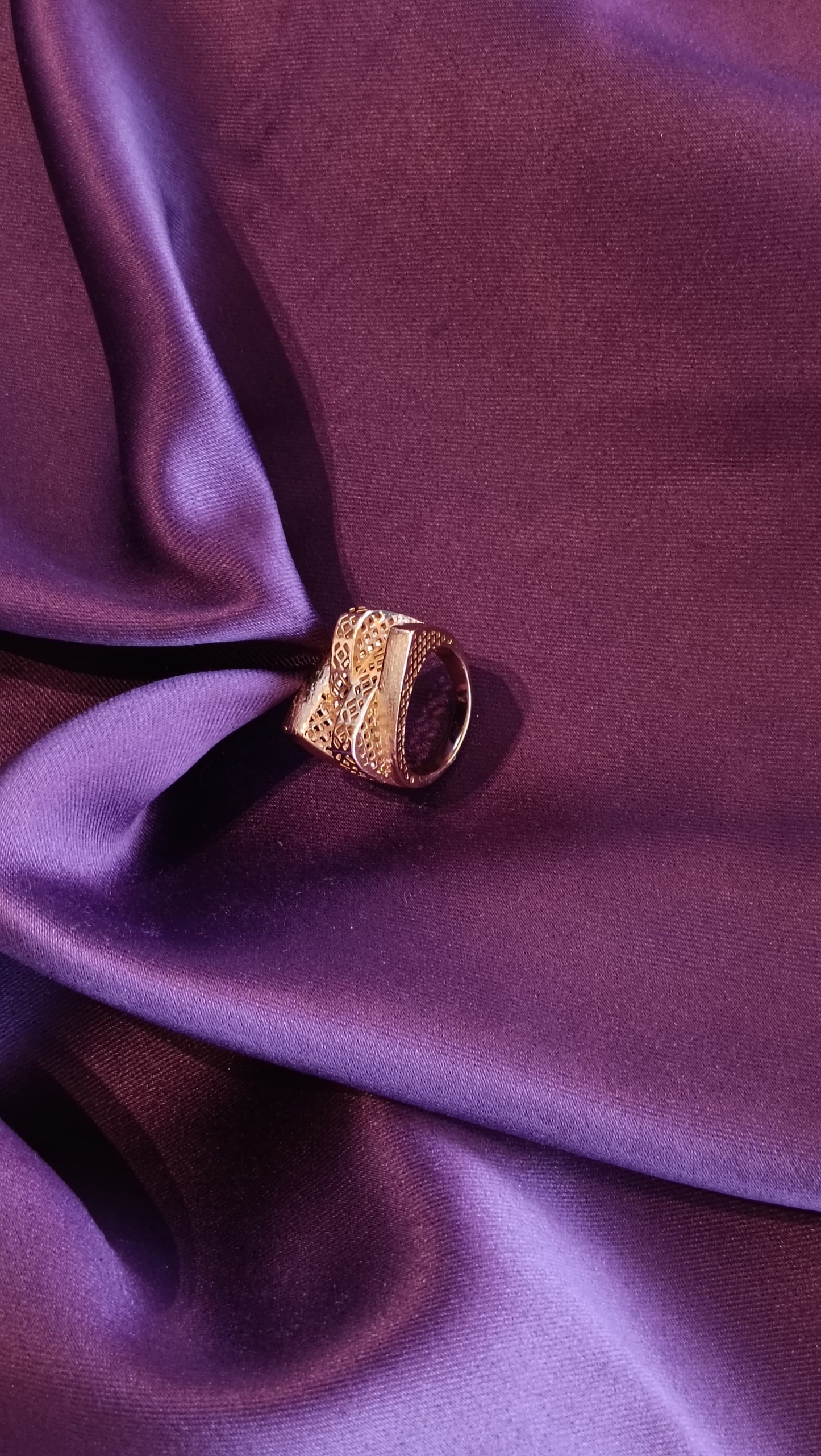 Lustre Ring