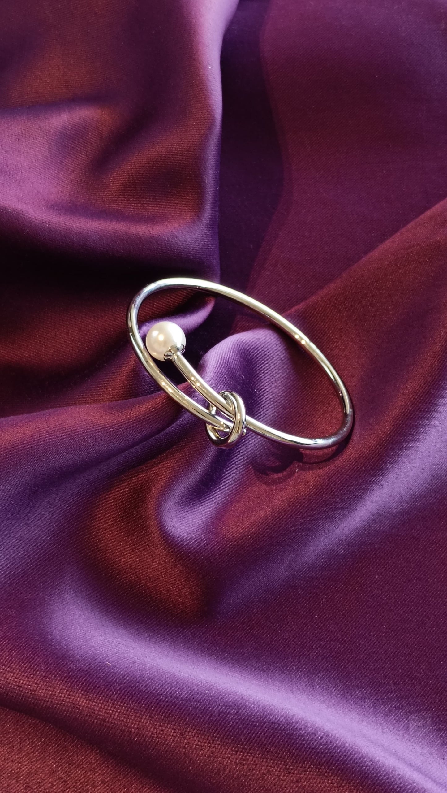 Interlocked Pearl Bracelet