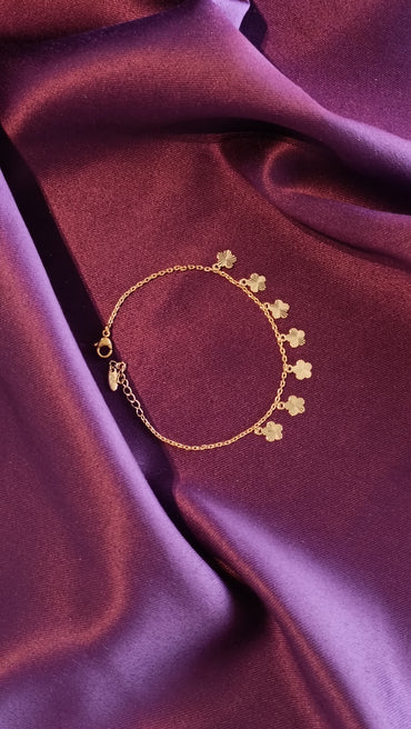 Minimal Floral Charm Bracelet