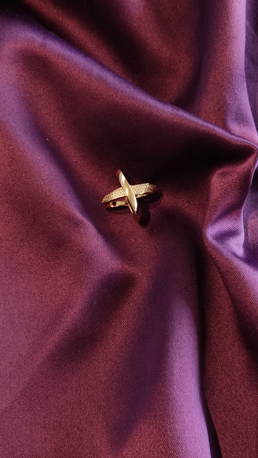 Crossover Ring