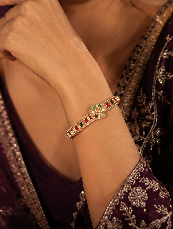 Navratna Polki Floral Clasp Gold Bangle