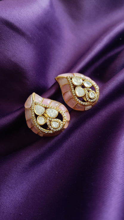 Gulchaand studs