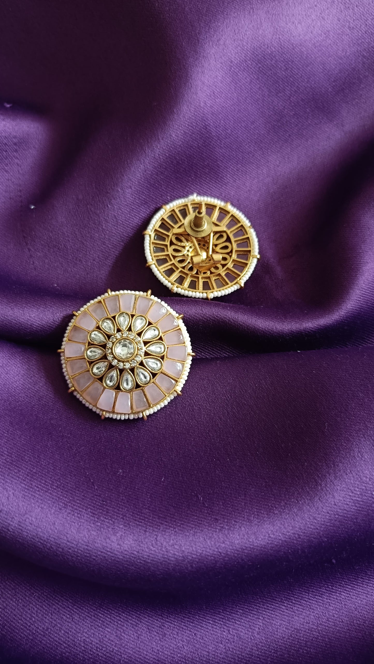 Gulnoor studs