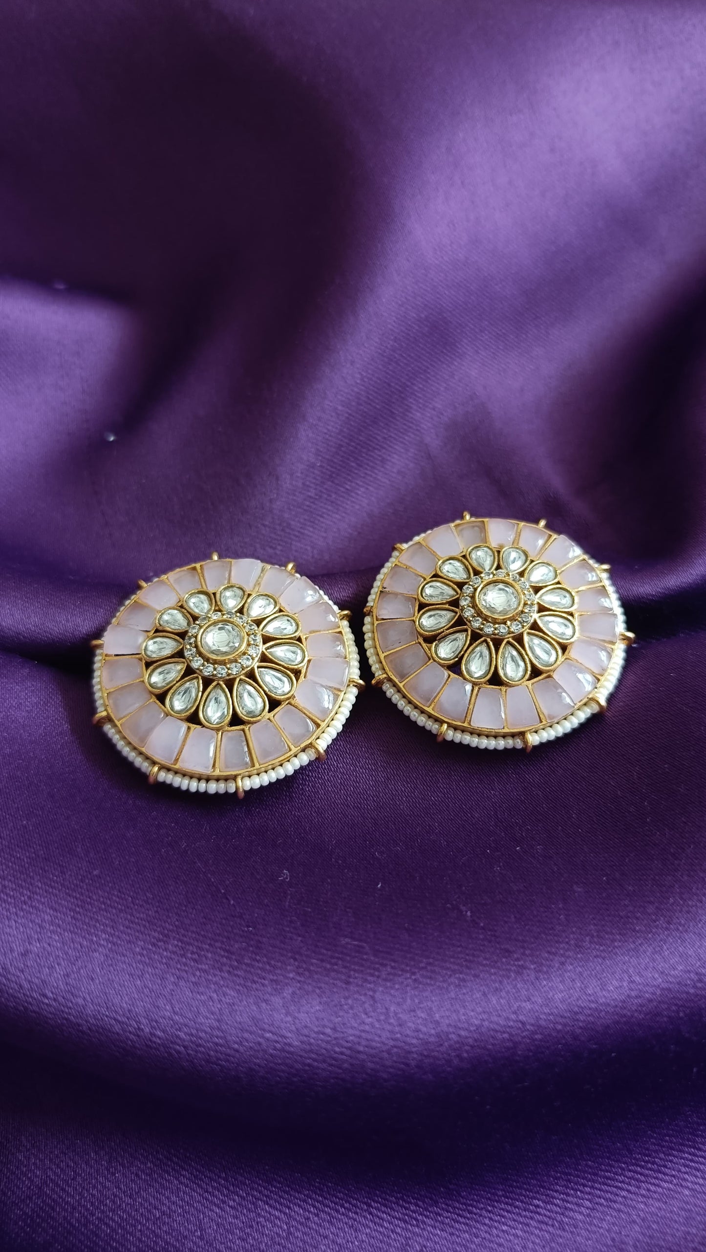 Gulnoor studs