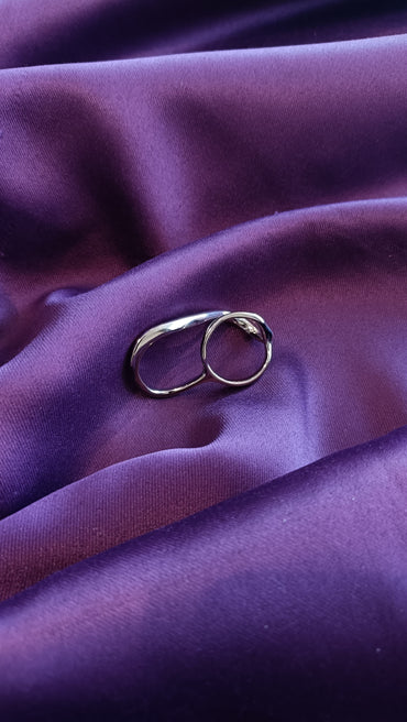 Moonloop Ring