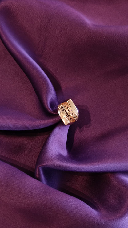 Lustre Ring