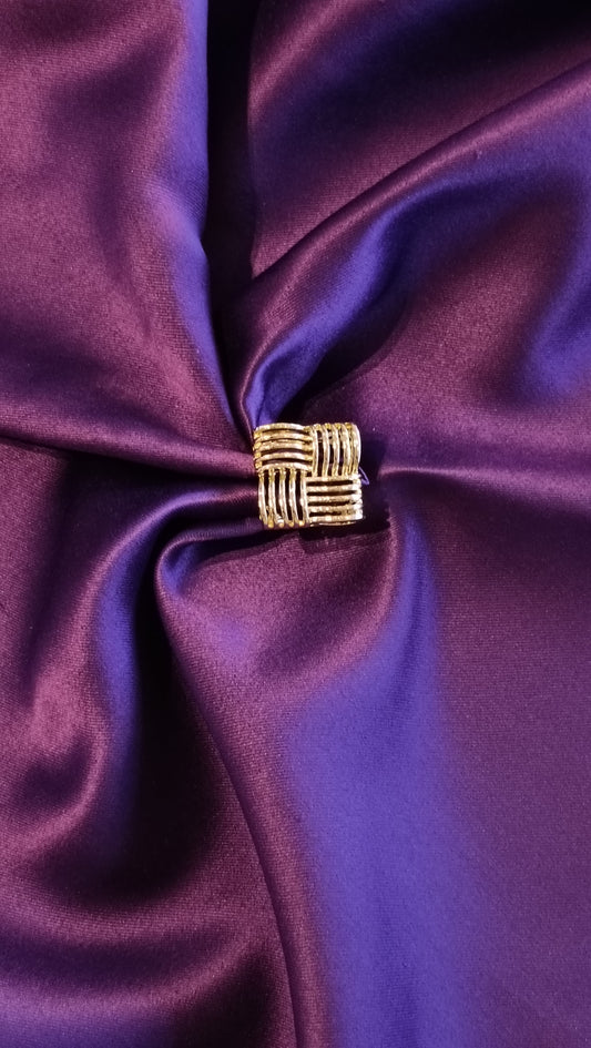 Linear Square Ring