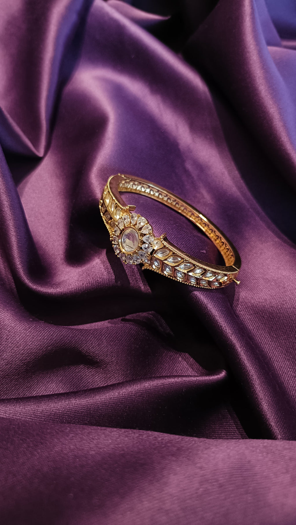 Oval Polki Halo Cuff Bangle