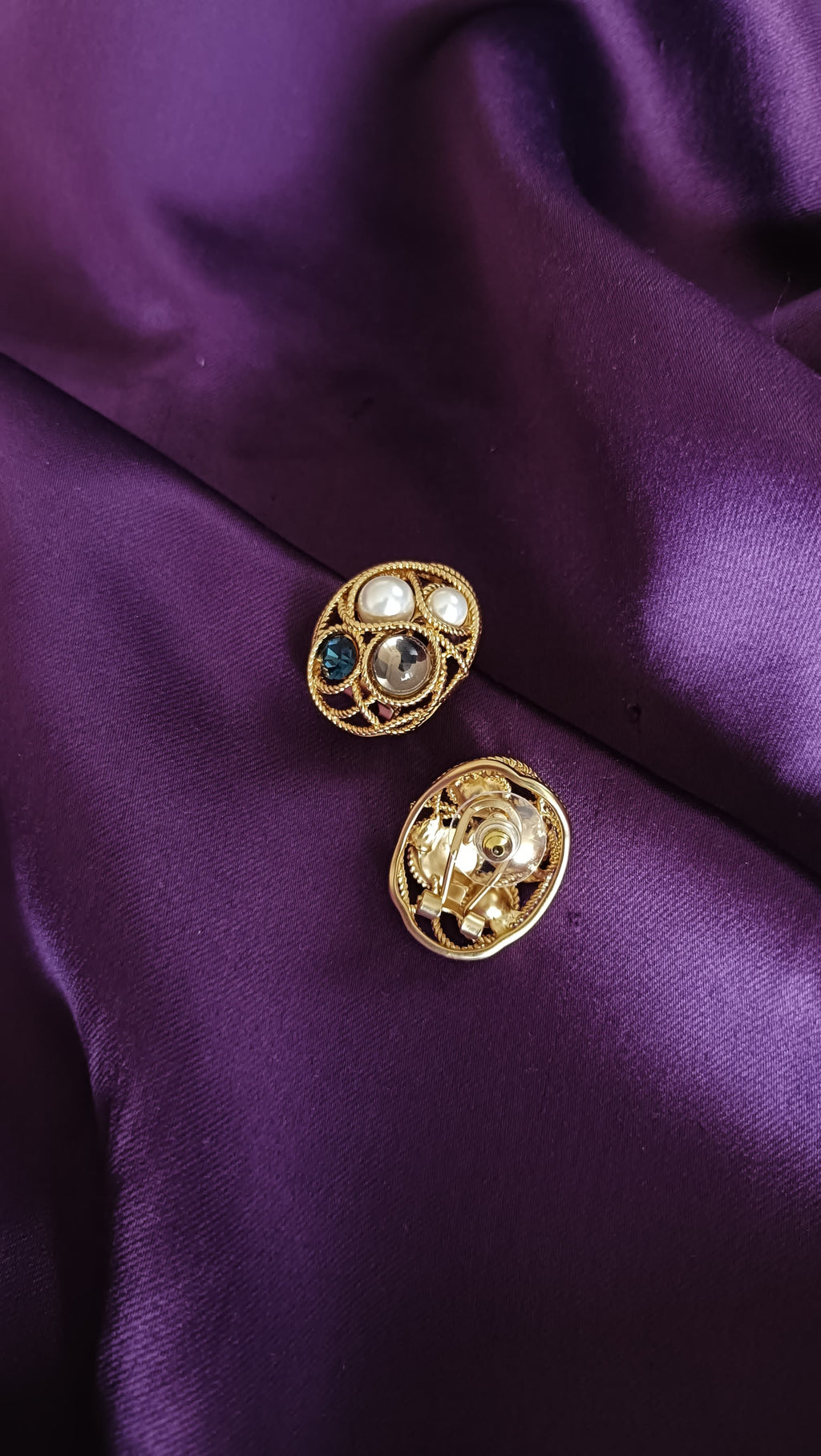 Pearl & Onyx Gold Rope Stud Earrings