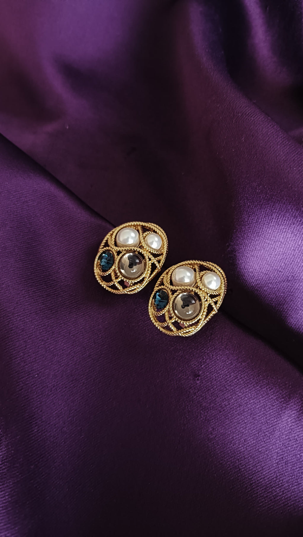 Pearl & Onyx Gold Rope Stud Earrings