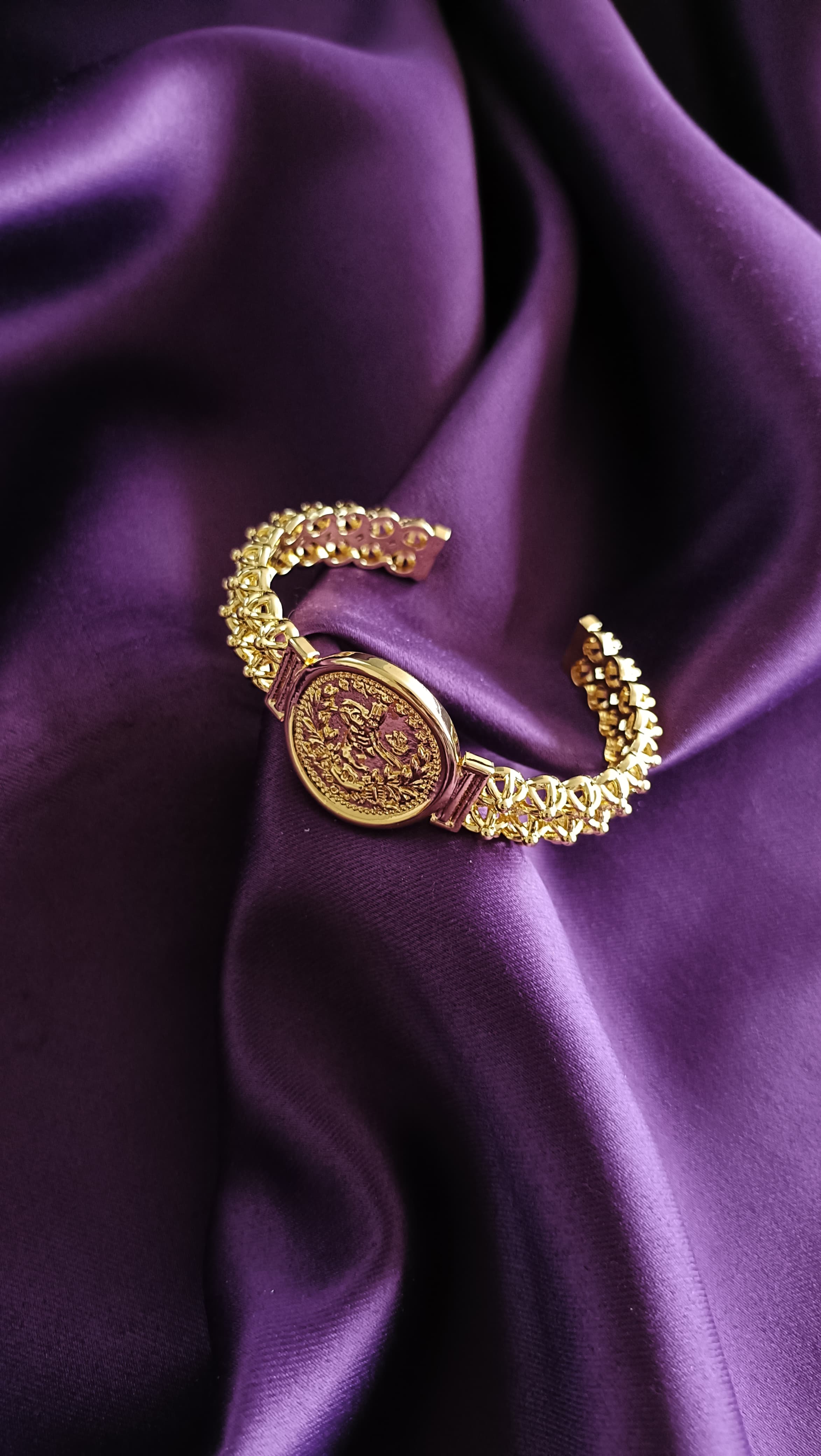 Gold Plated Floral Coin Medallion Chain Bracelet